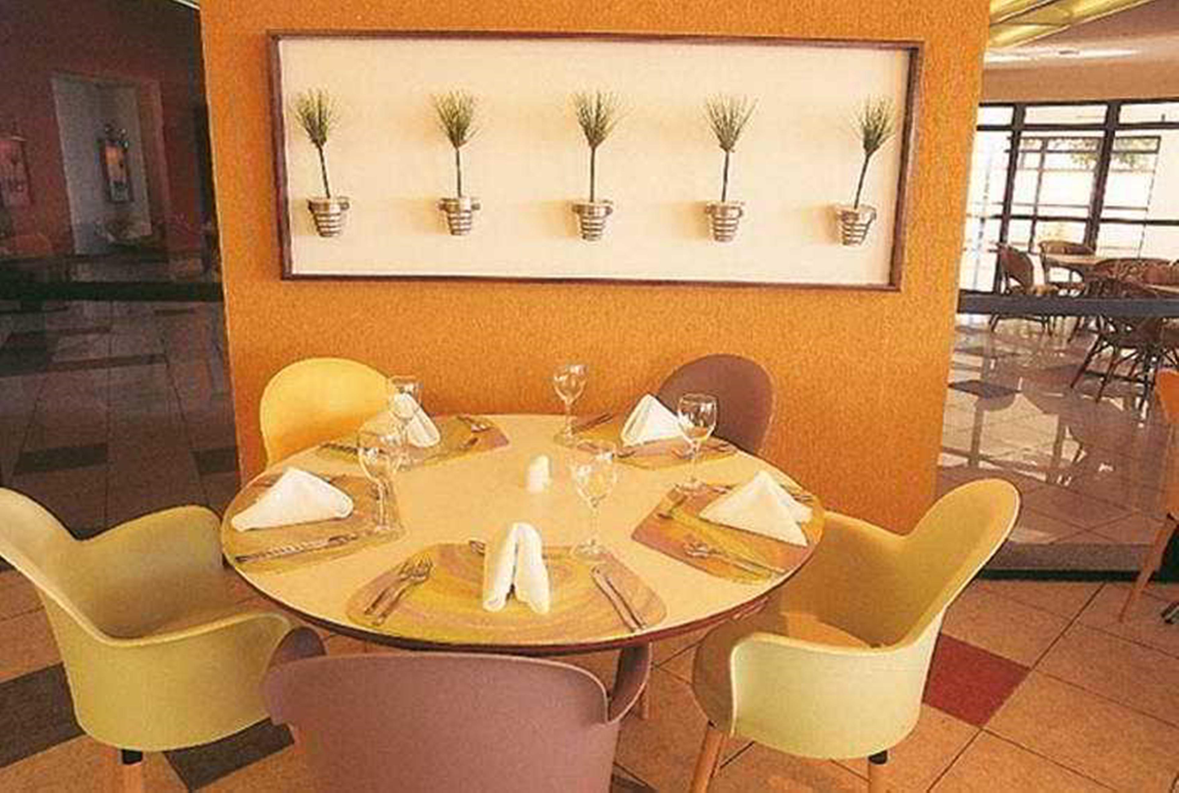 Iate Plaza Hotel Fortaleza  Restaurace fotografie